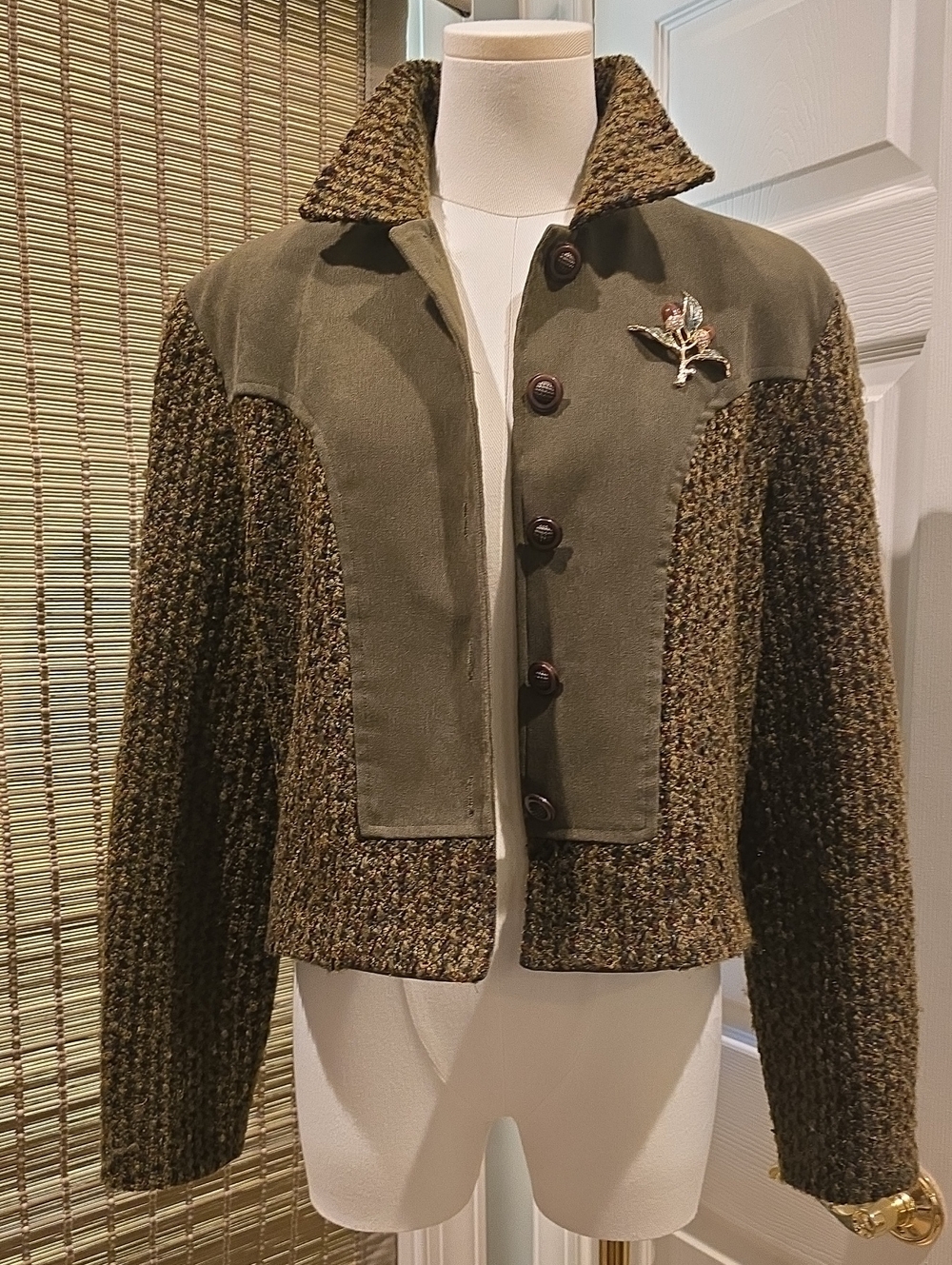 Women's Olive Green Mixed-Texture Cropped Blazer
